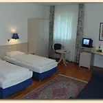 Air Wartburg Hotel